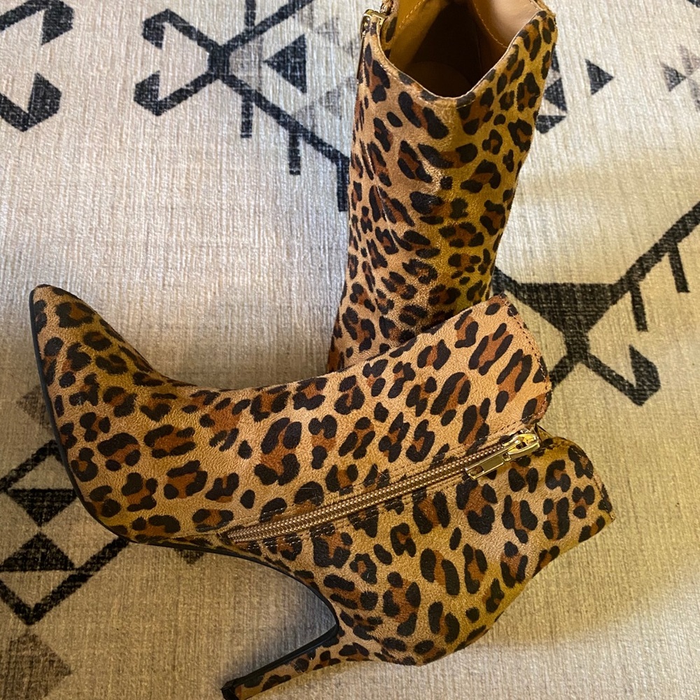 Zigi Soho cheetah print heeled booties